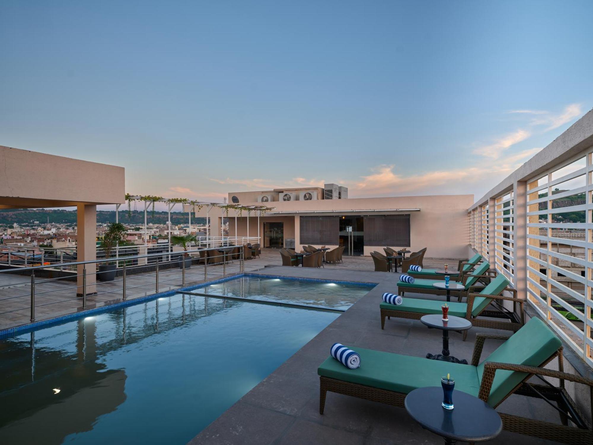 Regenta Place Gwalior Exterior foto